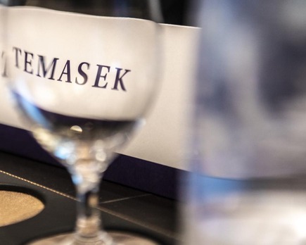 temasek rebaja su inversión de 275 millones de dólares en f t x